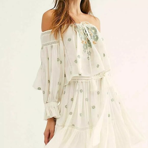Free people Giving Kind Off‎ Shoulder Embroidered Top Size XS - Picture 1 of 8